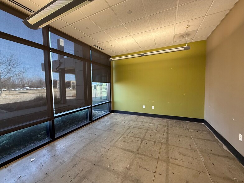 More Photos Of 1450 N Center Point Rd, Hiawatha Office For Lease