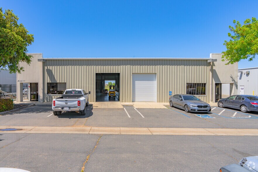 More Photos Of 4577 Skyway Dr, Olivehurst Warehouse For Sale