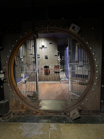 More Photos Of 328 S Main St, Akron Restaurant For Lease