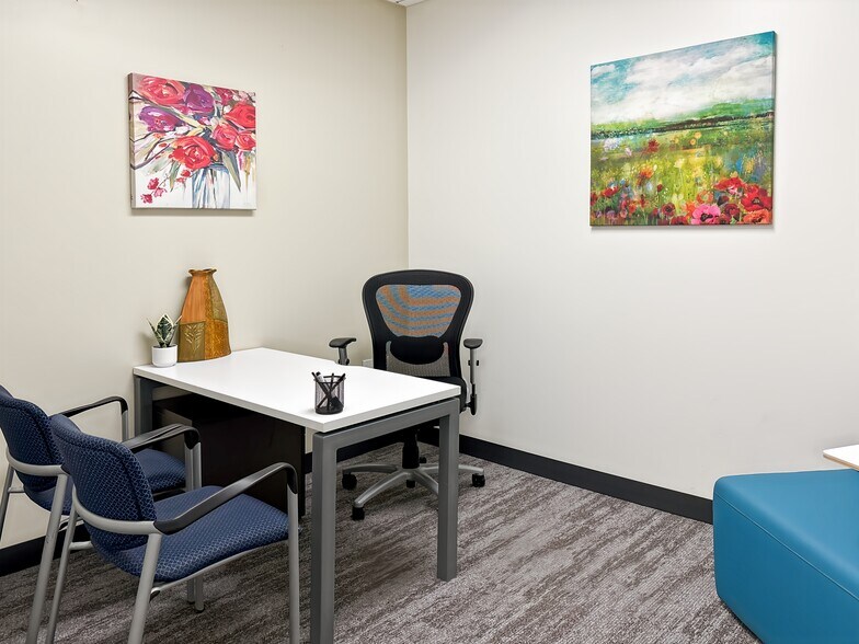 Primary Photo Of 400 White Oaks Blvd, Bridgeport Coworking Space