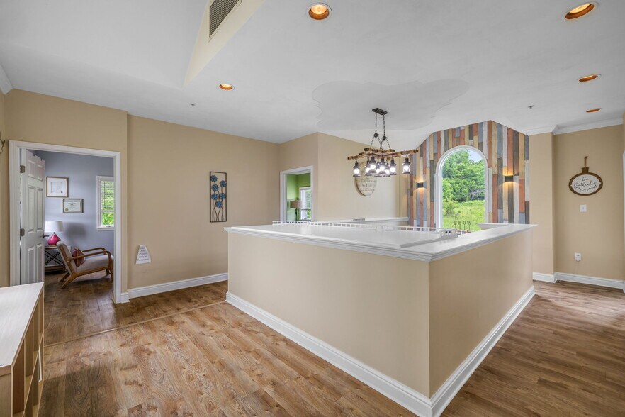 More Photos Of 1841 Universal Rd, Pittsburgh Office For Sale