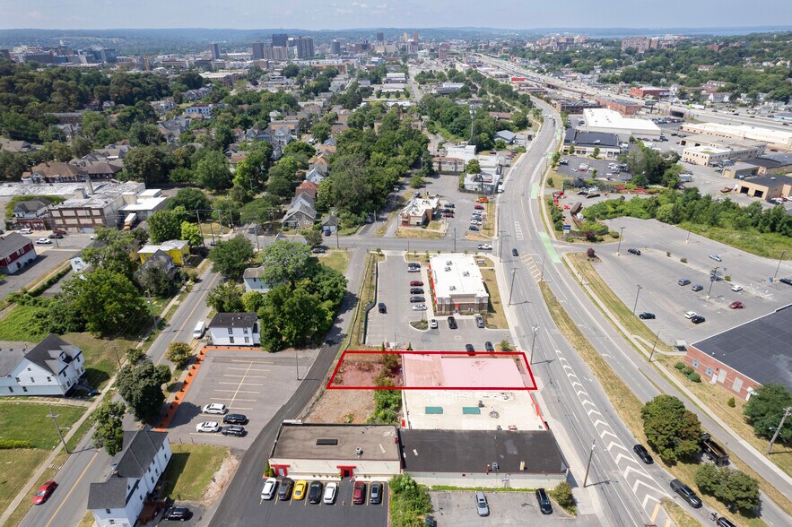 More Photos Of 1628 Erie Blvd E, Syracuse Flex For Sale