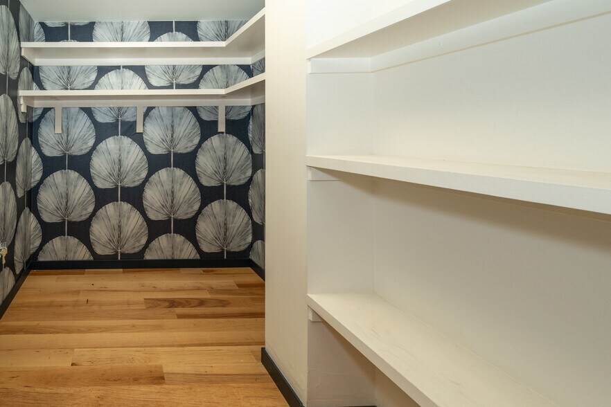 More Photos Of 335 S Van Ness Ave, San Francisco Flex For Lease