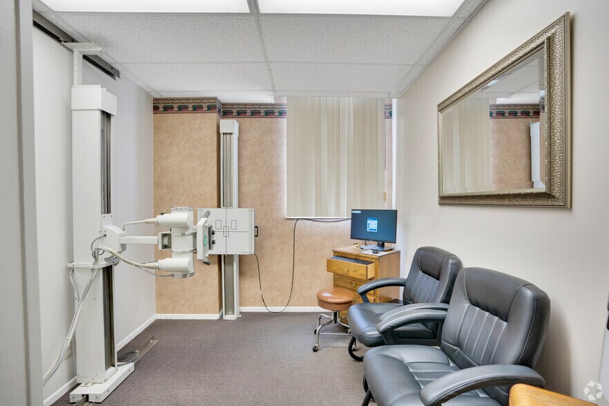 More Photos Of 60 E Foothill Blvd, Upland Storefront Retail Office For Sale