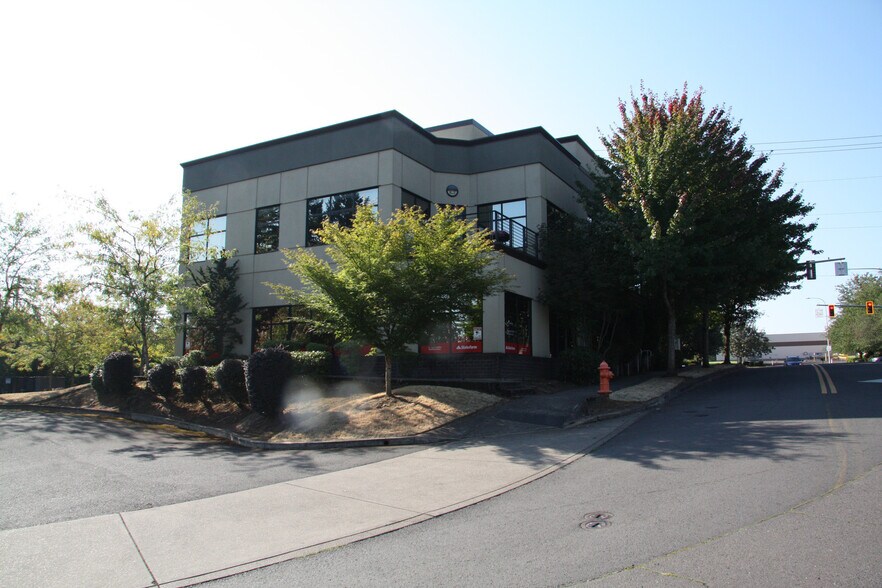 More Photos Of 2895 Beavercreek Rd, Oregon City Office For Sale