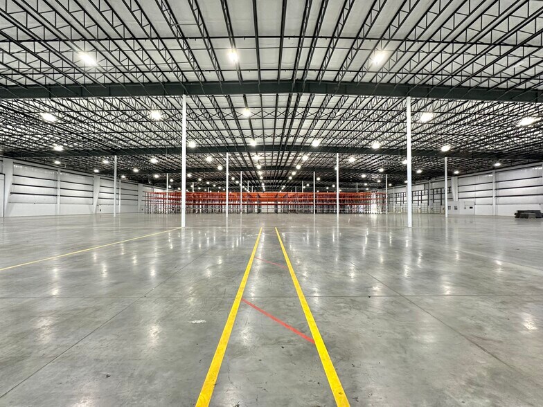 More Photos Of 1521 Mountain Rd, Andersonville Distribution For Lease