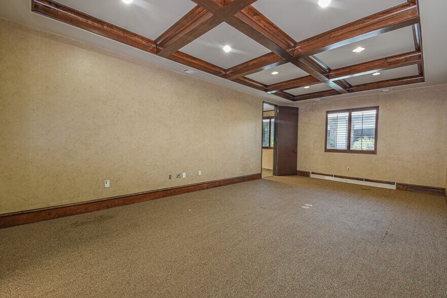 More Photos Of 821 Crossbridge Dr, Spring Office For Sale