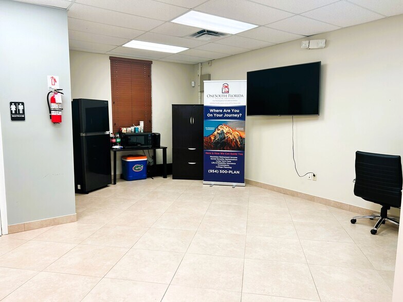 More Photos Of 9700 Stirling Rd, Cooper City Office For Lease