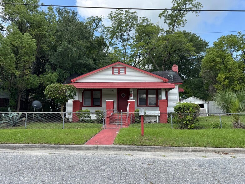 More Photos Of 1108 Crosby St, Waycross Apartments For Sale