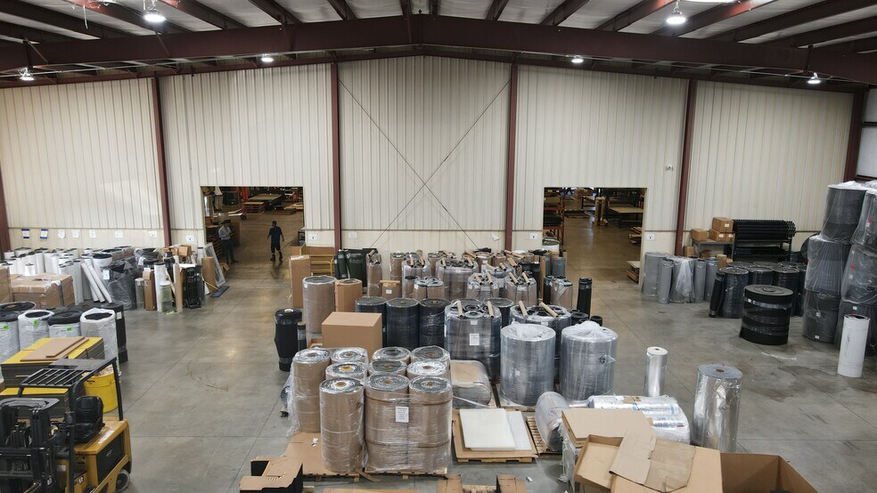 More Photos Of 1936 Lone Star Rd, Mansfield Warehouse For Lease