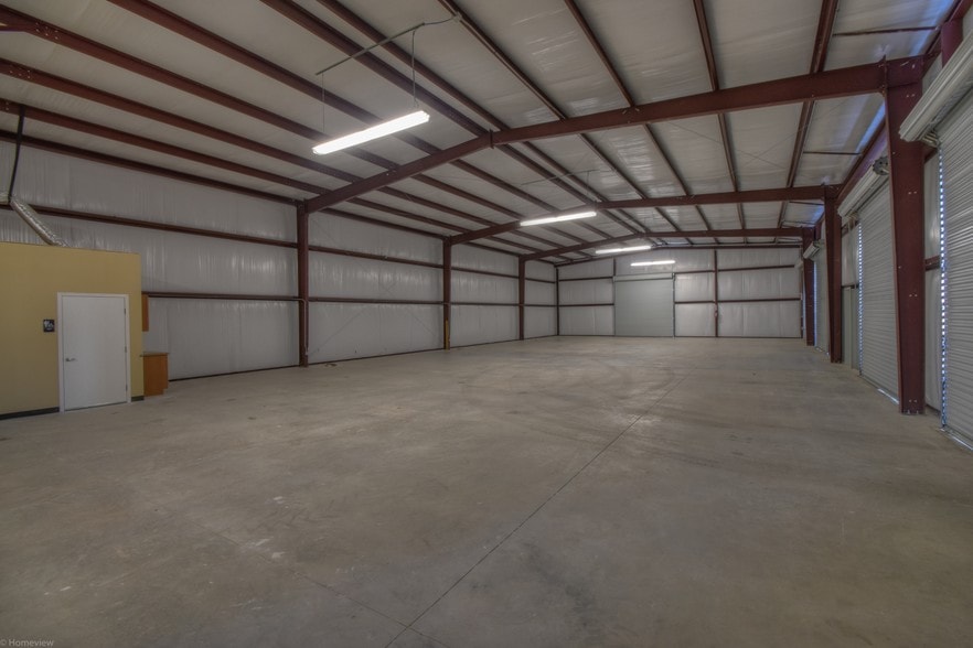 More Photos Of 5731 Rittiman Plz, San Antonio Warehouse For Sale