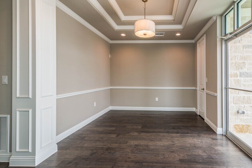 More Photos Of 333 E Bethany Dr, Allen Medical For Lease