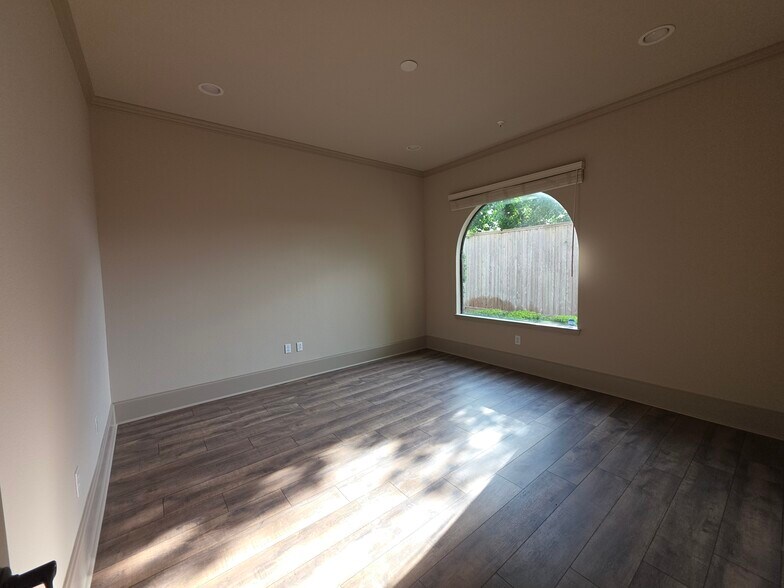 More Photos Of 282 Ed English Dr, Shenandoah Coworking Space
