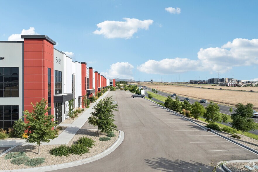 More Photos Of 11400 S Mountain View Cor, South Jordan Distribution For Lease