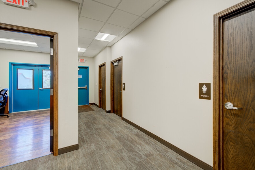 More Photos Of 351 Evergreen Dr, Bozeman Office For Sale