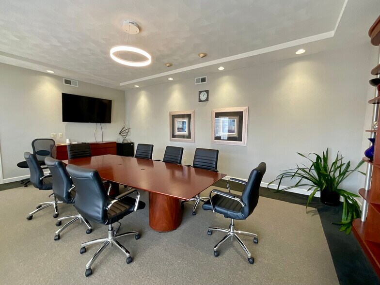 More Photos Of 784 Wall St, O'Fallon Office For Lease
