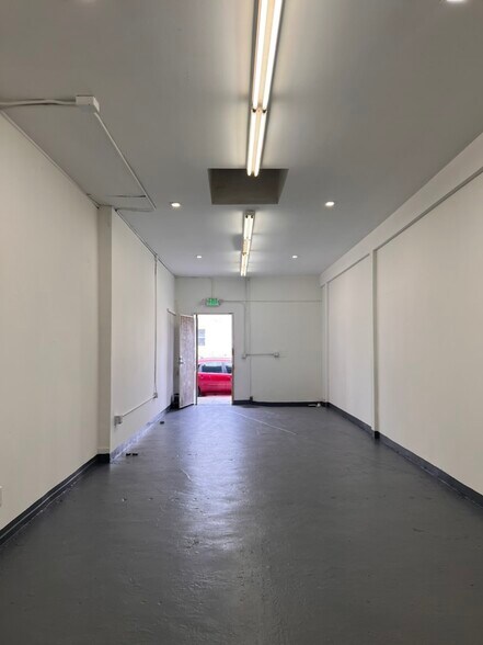 More Photos Of 2604 W 54th St, Los Angeles Storefront Retail Office For Sale