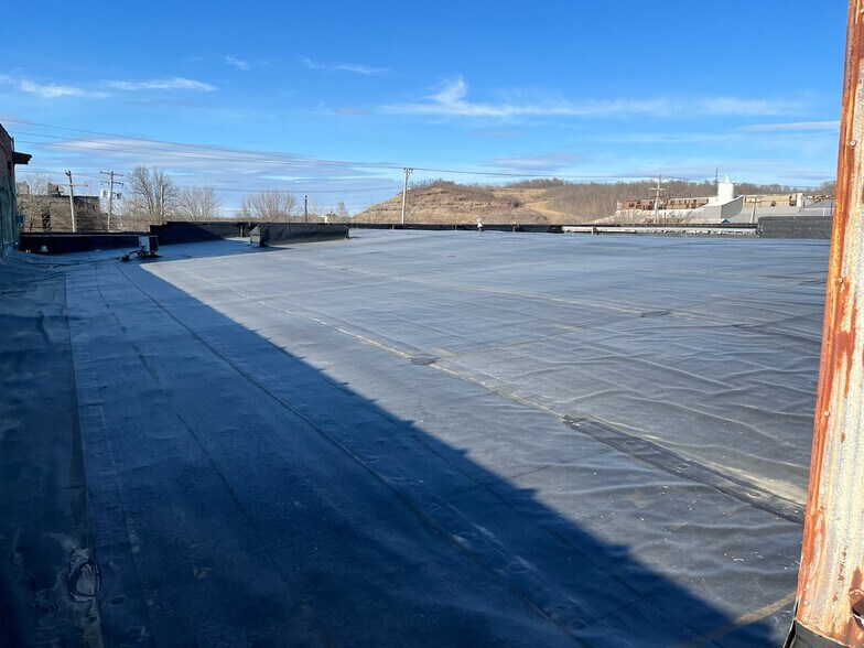 More Photos Of 3901 Camden Ave, Parkersburg Warehouse For Lease