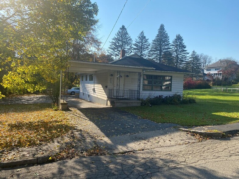 More Photos Of 12 Walnut St, Towanda Office For Sale