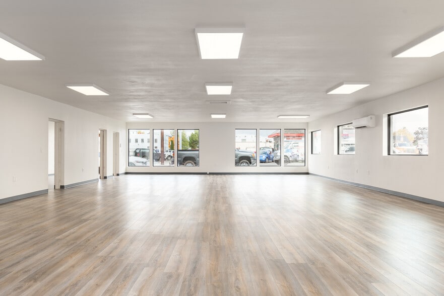 More Photos Of 315 State St, Sedro Woolley Storefront For Sale