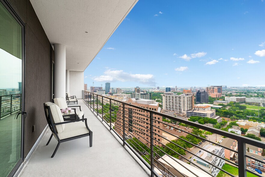 More Photos Of 3200 McKinney Ave, Dallas Multifamily For Sale