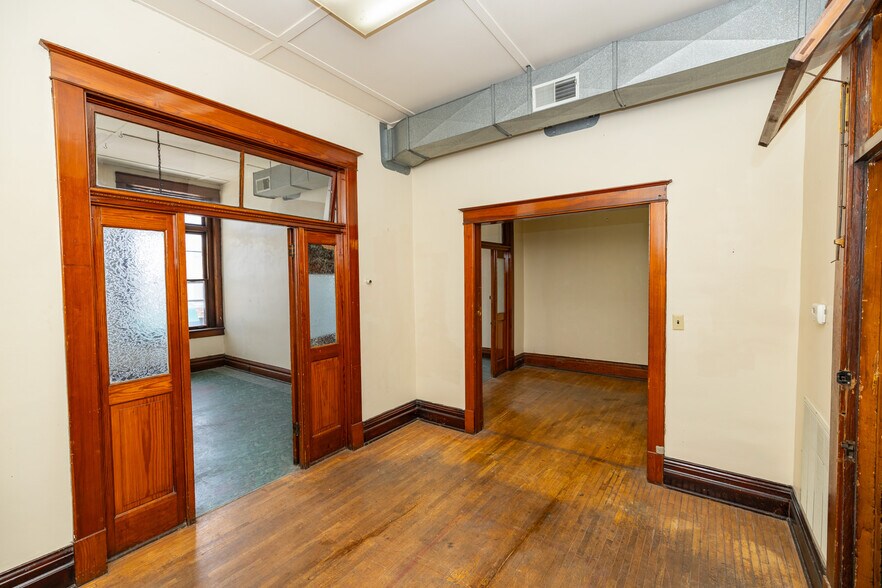 More Photos Of 108 S Santa Fe Ave, Salina General Retail For Lease