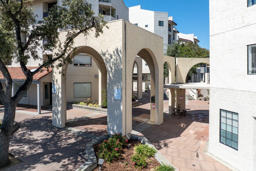 More Photos Of 151-153 Forest Ave, Palo Alto Office Residential For Lease