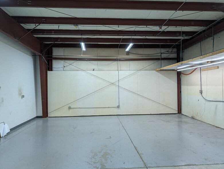 More Photos Of 4085 Pepperell Way, Dublin Distribution For Sale