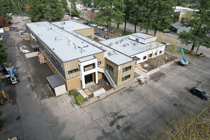 More Photos Of 17355 Boones Ferry Rd, Lake Oswego Medical For Lease