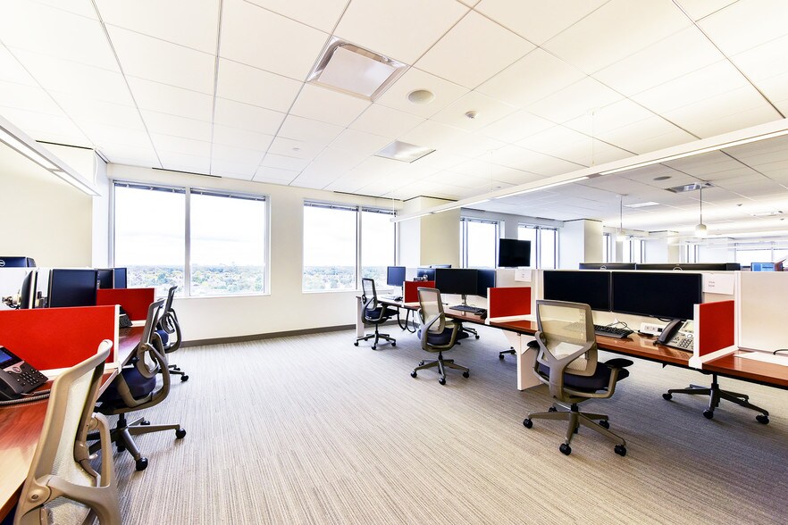 More Photos Of 2 Pierce Pl, Itasca Office For Lease