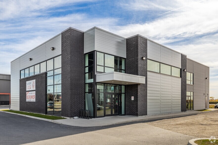 Primary Photo Of 490 Ch Industriel, Gatineau Restaurant For Lease