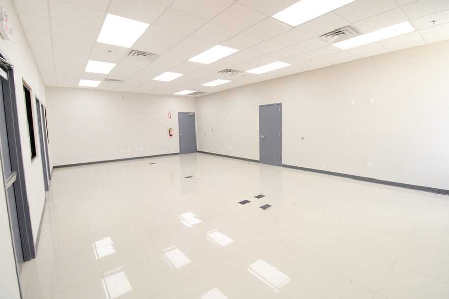 More Photos Of 14609 Atlanta Dr, Laredo Warehouse For Lease