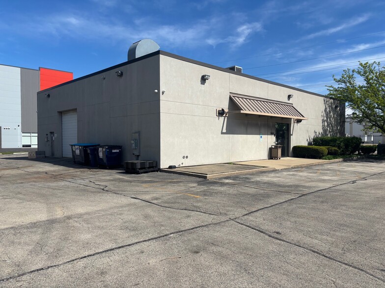 More Photos Of 5834 W Howard St, Skokie Warehouse For Sale