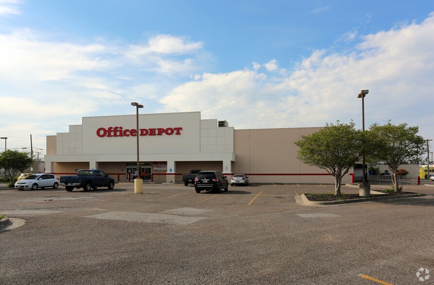 Primary Photo Of 1737 S Staples St, Corpus Christi Freestanding For Lease