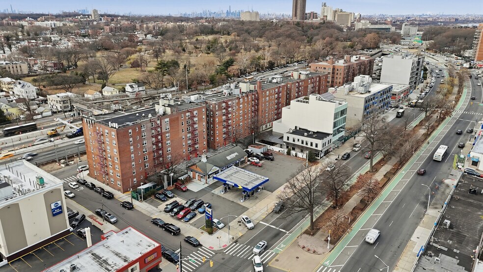More Photos Of 13898 Queens Blvd, Briarwood Land For Sale