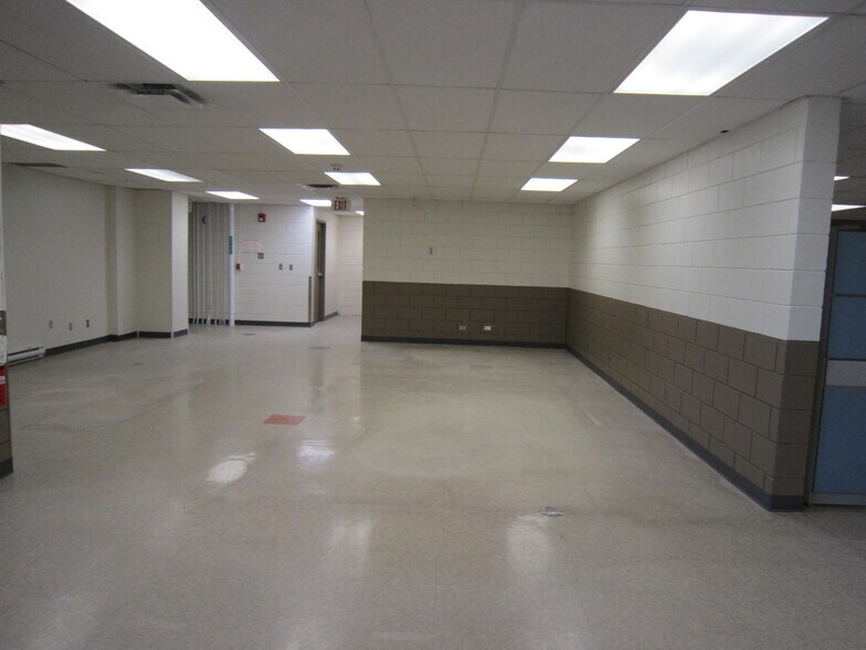 More Photos Of 1970 Merivale Rd, Ottawa Flex For Lease