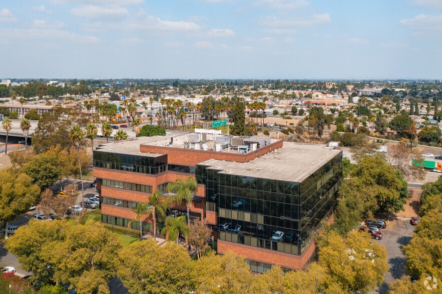 More Photos Of 17100 Pioneer Blvd, Artesia Office For Lease