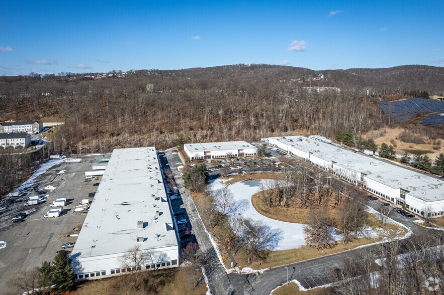 More Photos Of 300 Forge Way, Rockaway Flex For Lease