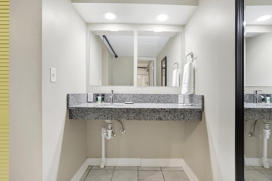 More Photos Of 35 S Main St, Batesville Warehouse For Sale