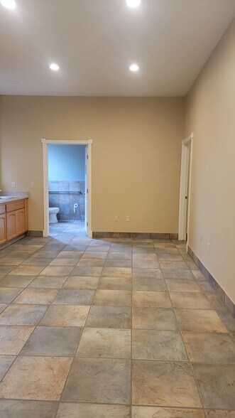 More Photos Of 9942-9952 Broadway, Live Oak Medical For Lease