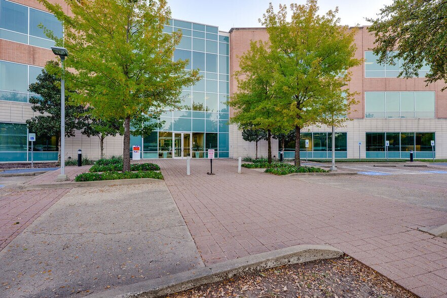 More Photos Of 2301 W Plano Pky, Plano Office For Lease