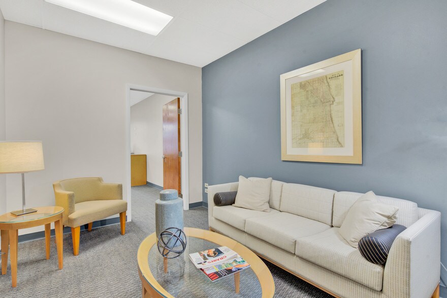 More Photos Of 999 N Main St, Glen Ellyn Office For Lease