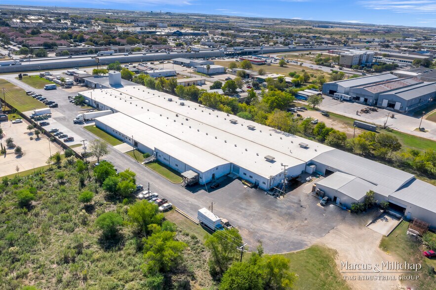 More Photos Of 1942 S Interstate 35, San Marcos Warehouse For Sale