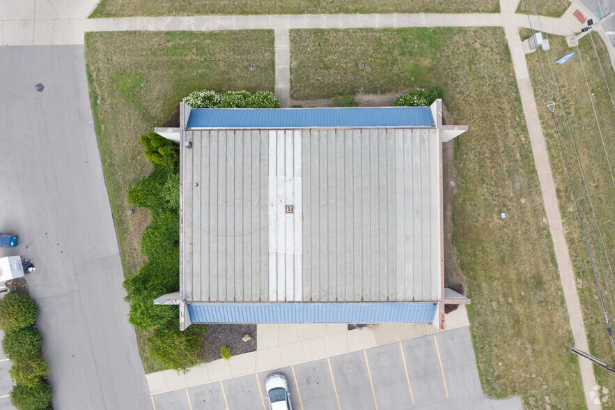 More Photos Of 1401-1429 Bernath Pky, Toledo Unknown For Lease