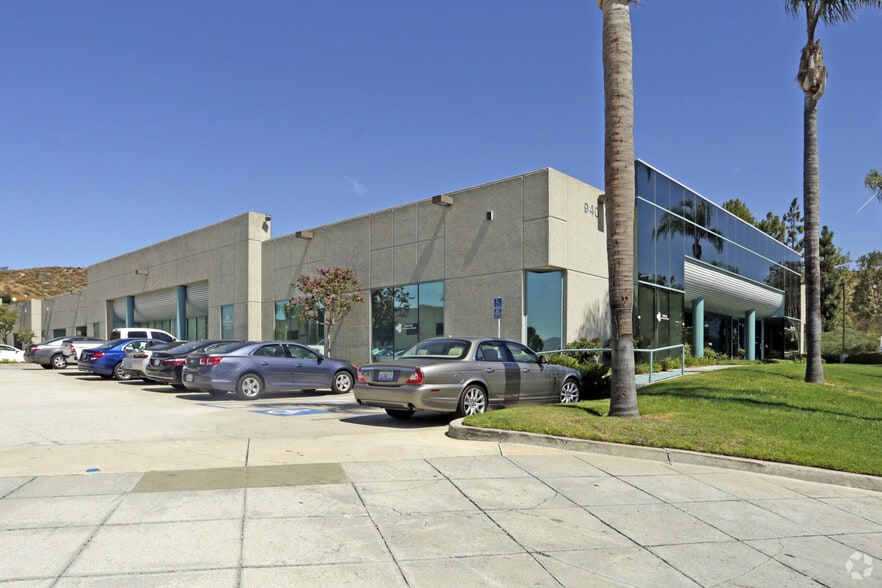 Primary Photo Of 940 Enchanted Way, Simi Valley Warehouse For Lease