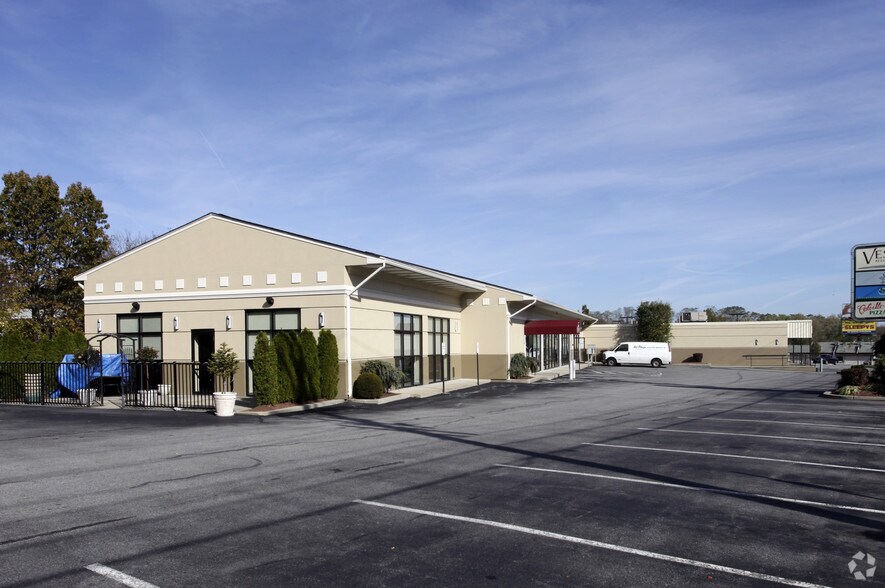 More Photos Of 1375-1401 Park Ave, Cranston Unknown For Lease