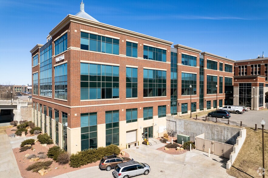 Primary Photo Of 11 Scott St, Wausau Coworking Space