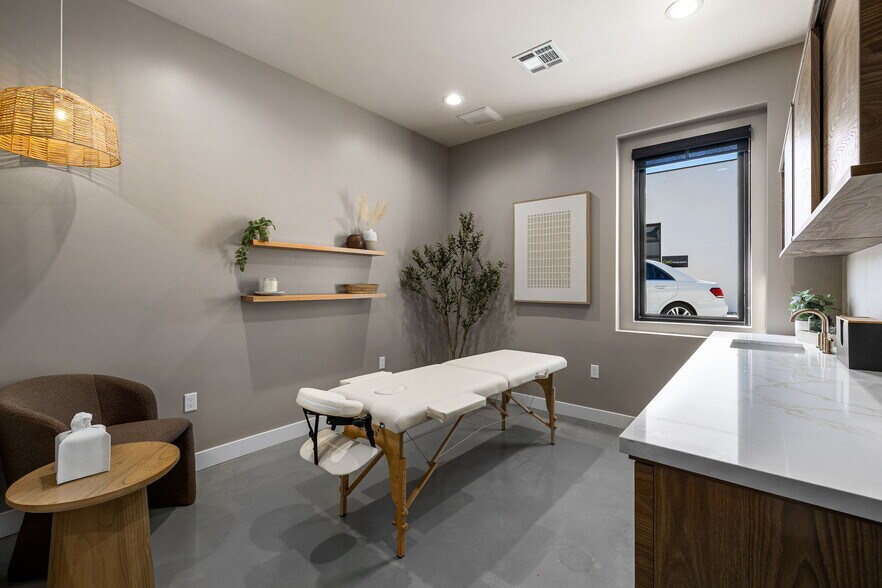 More Photos Of 124 N Glendora Ave, Glendora Coworking Space