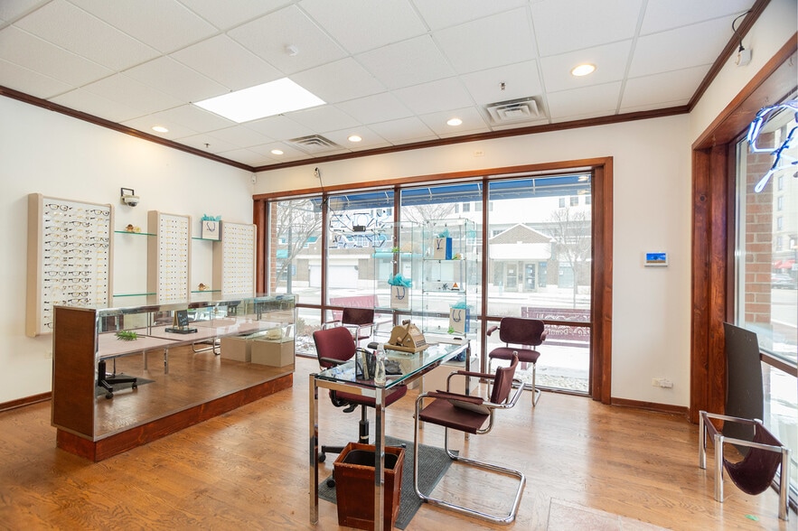 More Photos Of 8035 Lincoln Ave, Skokie Apartments For Sale