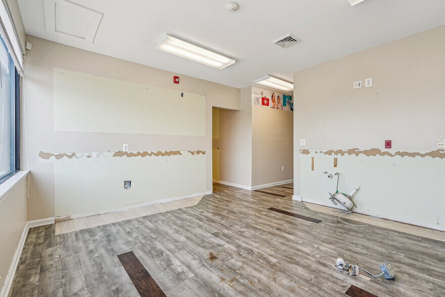 More Photos Of , Levittown General Retail For Sale